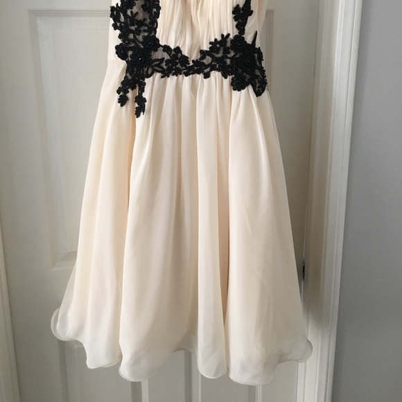 ✨HOST PICK✨City Chic Cream and Black Lace Dress - Picture 4 of 5